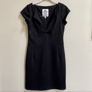 BB Dakota Black Split Neck Cap Sleeve Dress Size Small